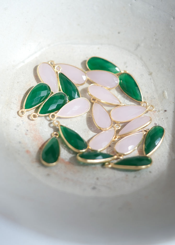 roze chalcedoon en groene onyx