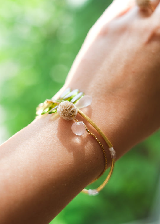 Armbandje met woenstijnroosje en rozekwarts