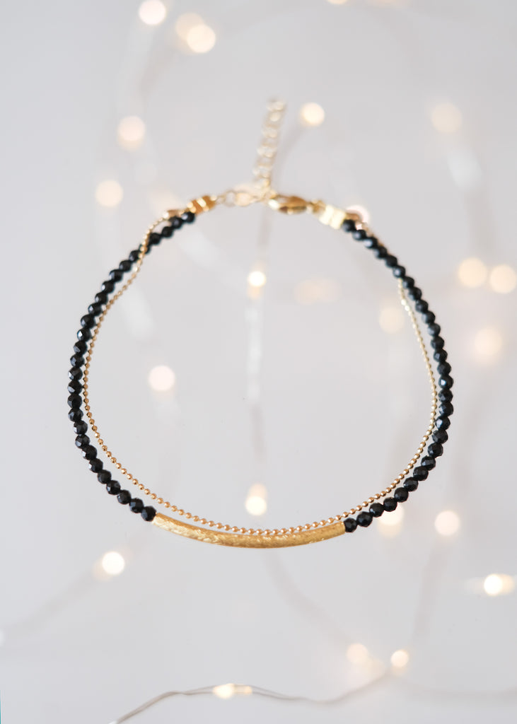 armbandje met zwarte spinel