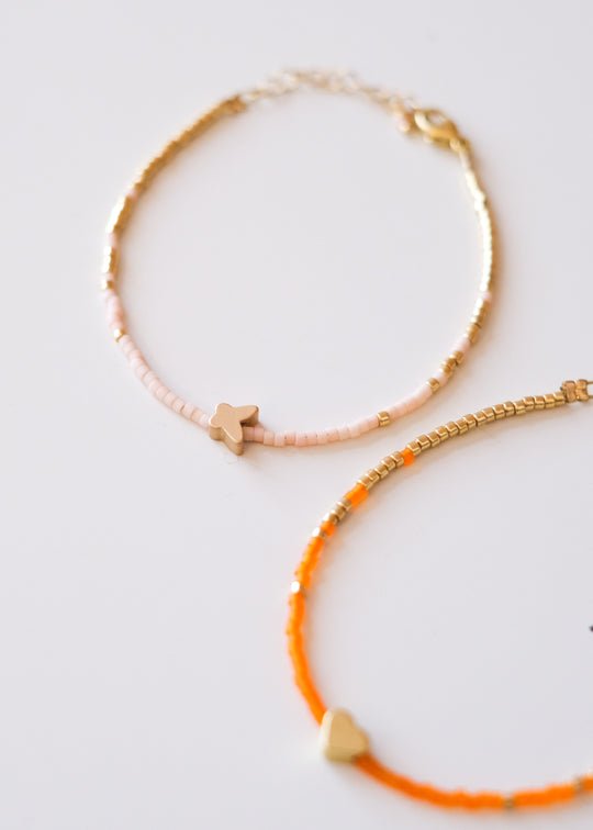 Armbandje met vlinder