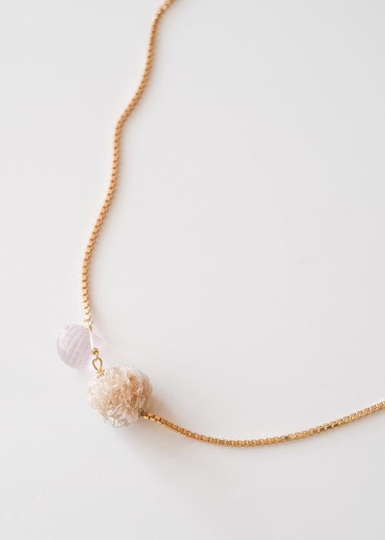 Halsketting met woestijnroos en rozekwarts