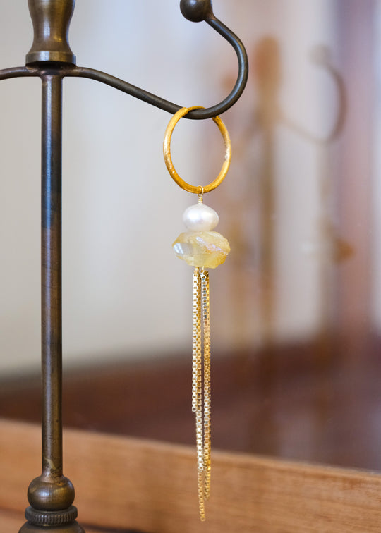 Feestelijke creolen met kwarts en parel