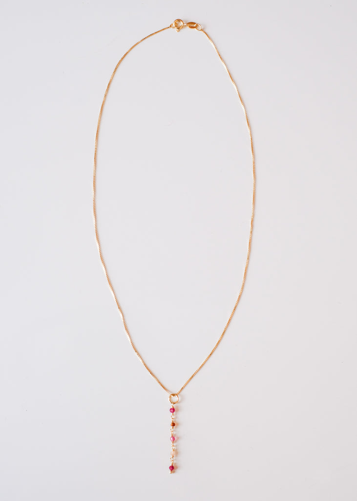 halsketting met fijne roze kraaltjes