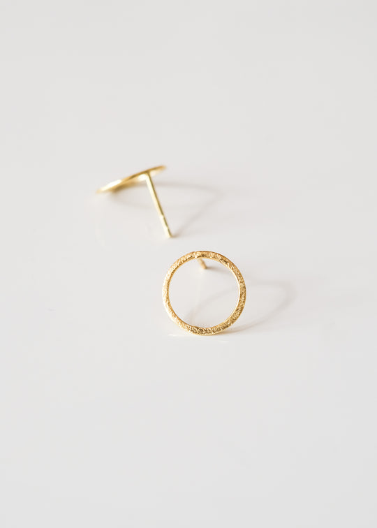 Oorstekers met kleine ring, verguld