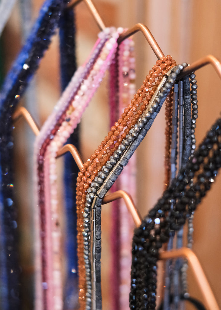 goudsteen kraaltjes op snoer