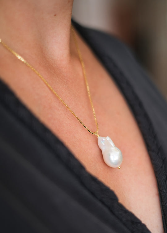 Halsketting met barokparel