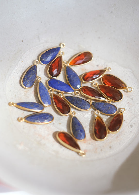 Hanger druppel honingkwarts, verguld