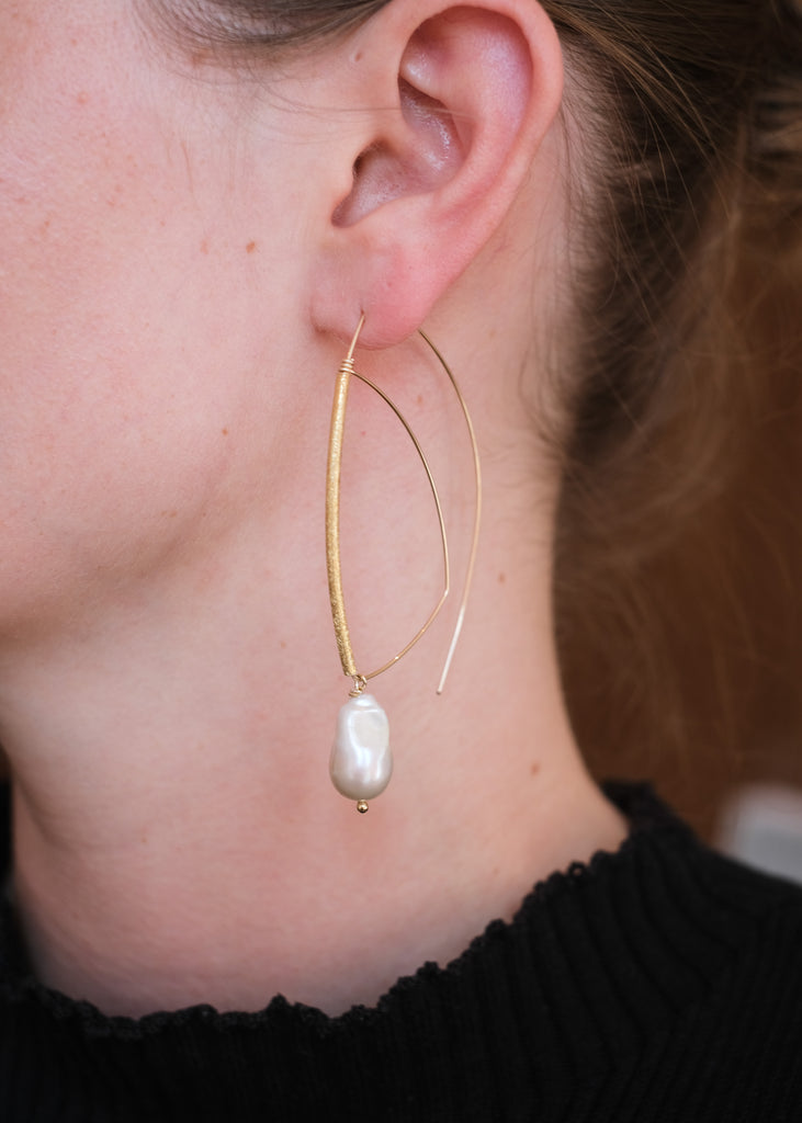 oorbellen met barokparels