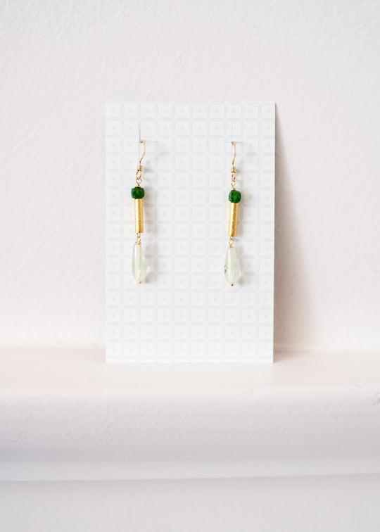 Oorbellen met groene kralen