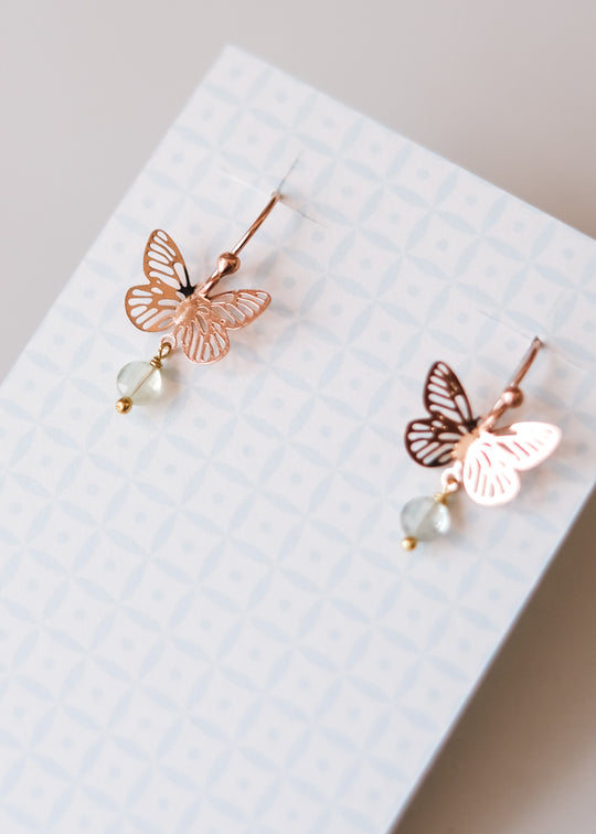 Oorhangers met vlindertje, rosé verguld
