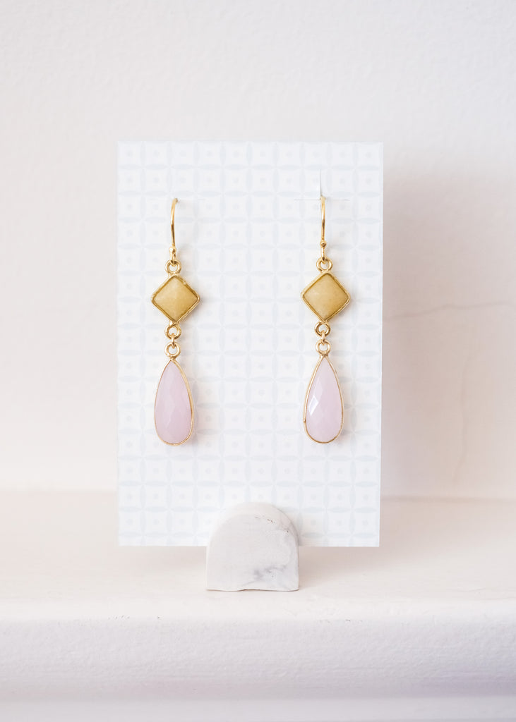 oorhangers met roze en gele chalcedoon