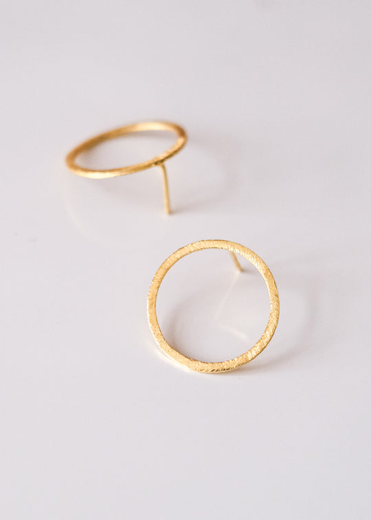 Oorstekers met ring, verguld