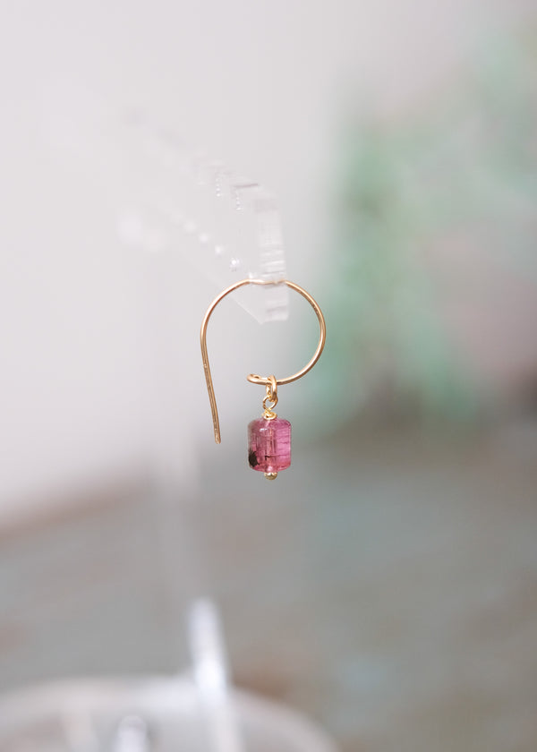 single oorbel roze toermalijn