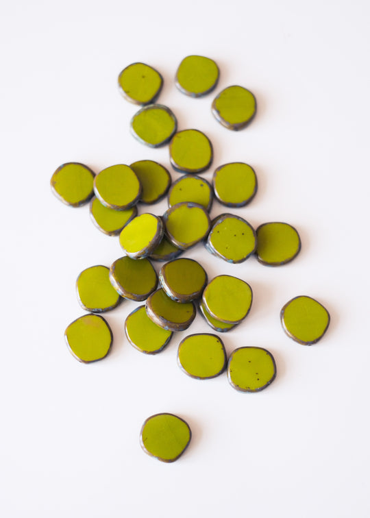 Onregelmatig rond 15 mm, olijfgroen