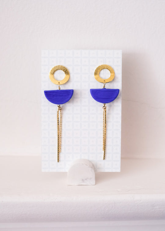 Vergulde oorsteker met kobalt Muranoglas