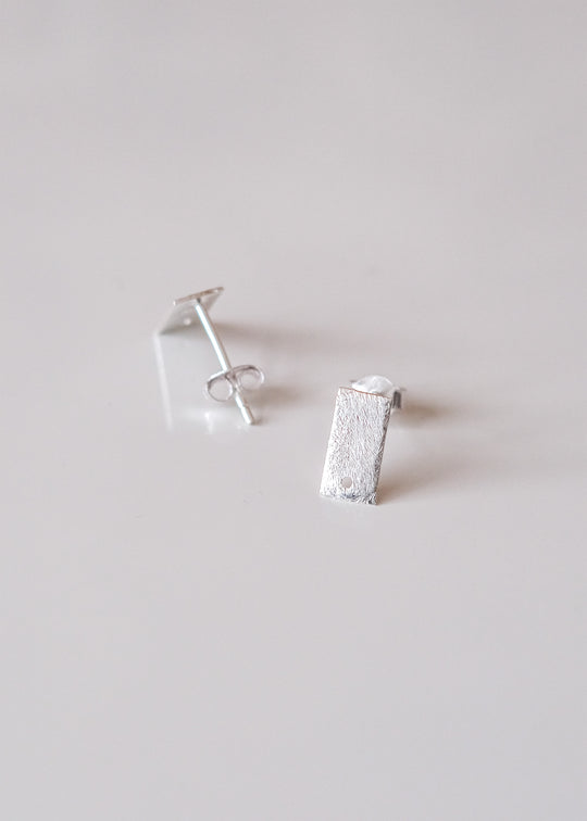 Oorsteker, geborsteld rechthoekje zilver