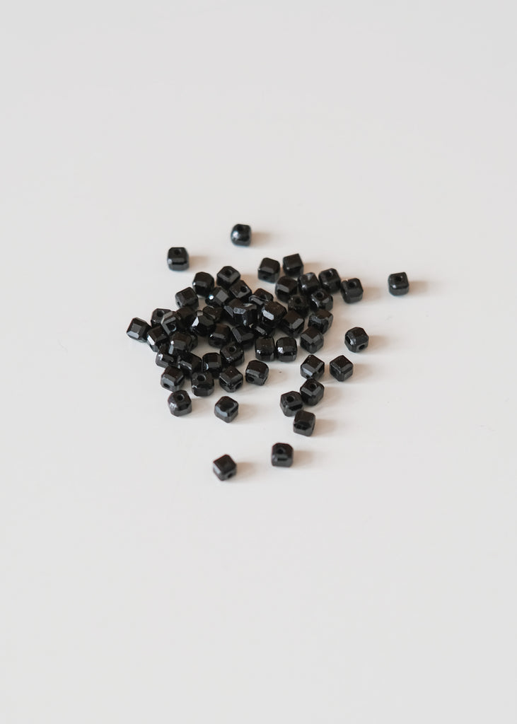 zwarte spinel kraaltjes