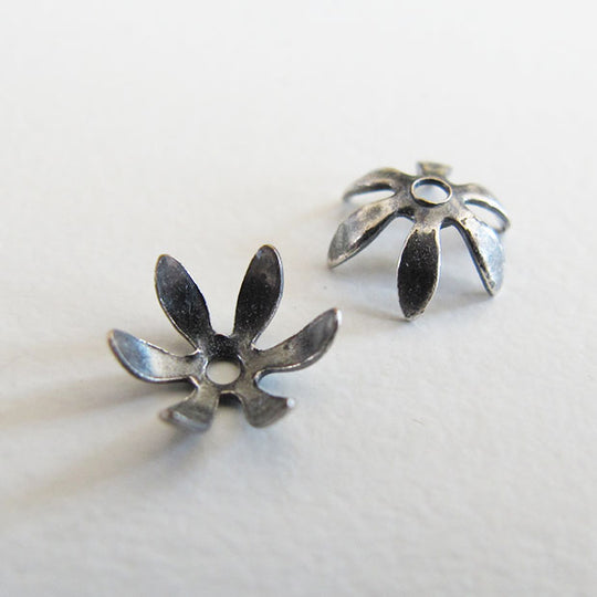 Kralenkapje bloem oud zilver 6 blaadjes