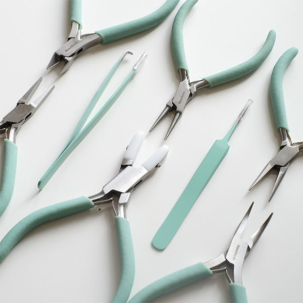 set met tangen om sieraden te maken