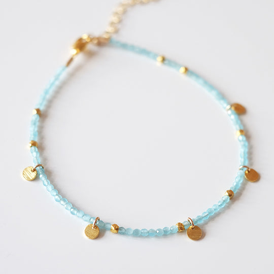 Boho enkelbandje met blauwe kattenoog