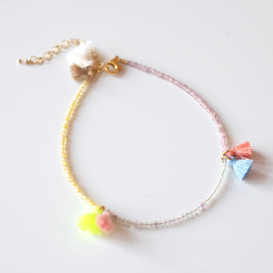 Boho enkelbandje met mini flosjes