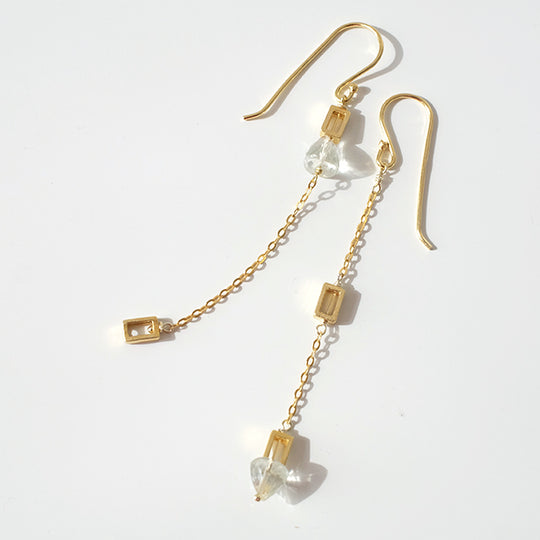 Fijne lange oorbellen met prasioliet