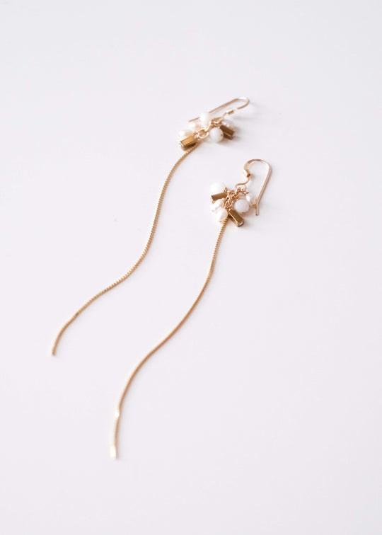 Fijne oorstekers met trosje