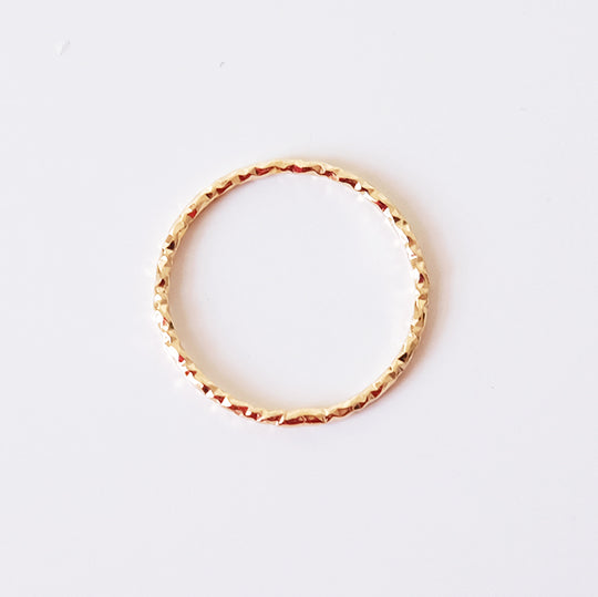 Ring gehamerd verguld, 16 mm