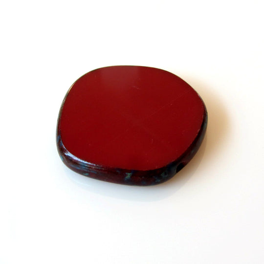 Onregelmatig rond 22 mm bordeaux-rood