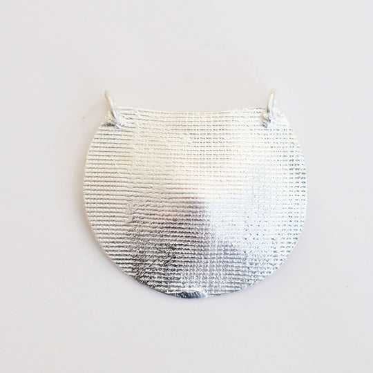 Hanger met textuur verzilverd