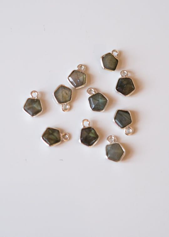 Bedel hexagon labradoriet,zilver