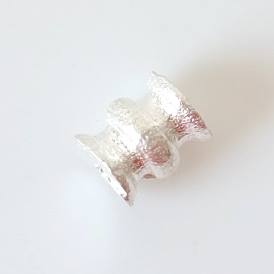 Kraal cilinder met reliëf verzilverd