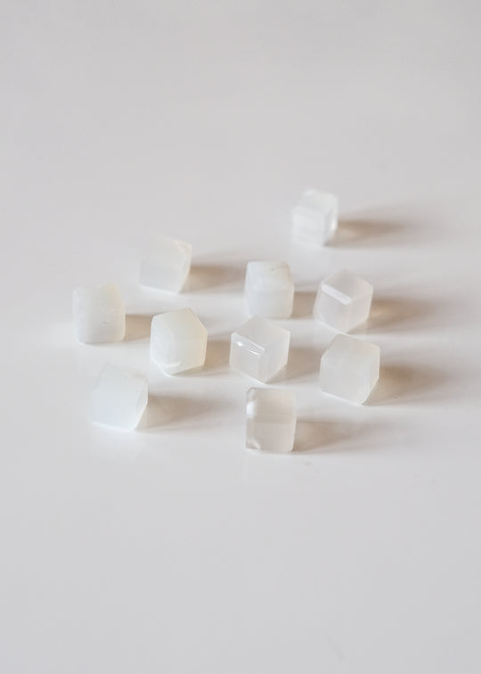 Briolette kubus, maansteen