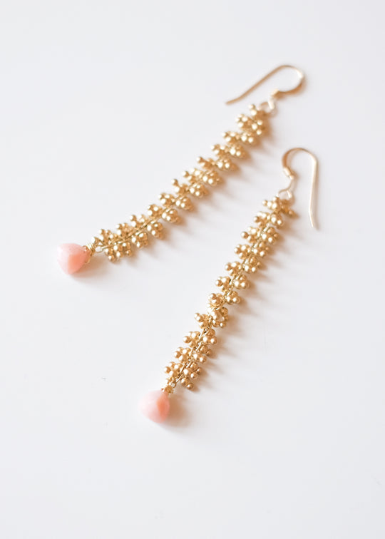 Oorhangers met roze opaal