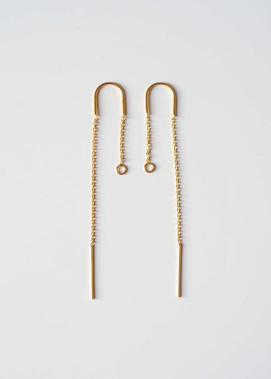 Oorstekers met ketting, verguld zilver