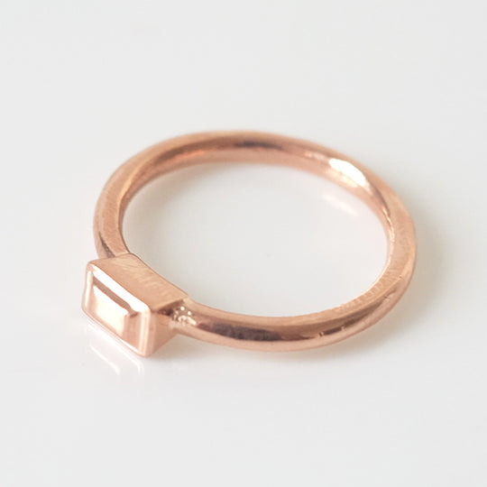 Ring blokje roze verguld, maat 18