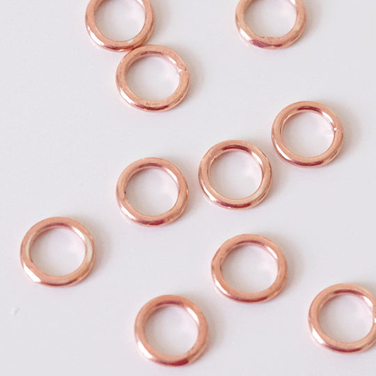 Gesloten ringetje rose, 7 mm