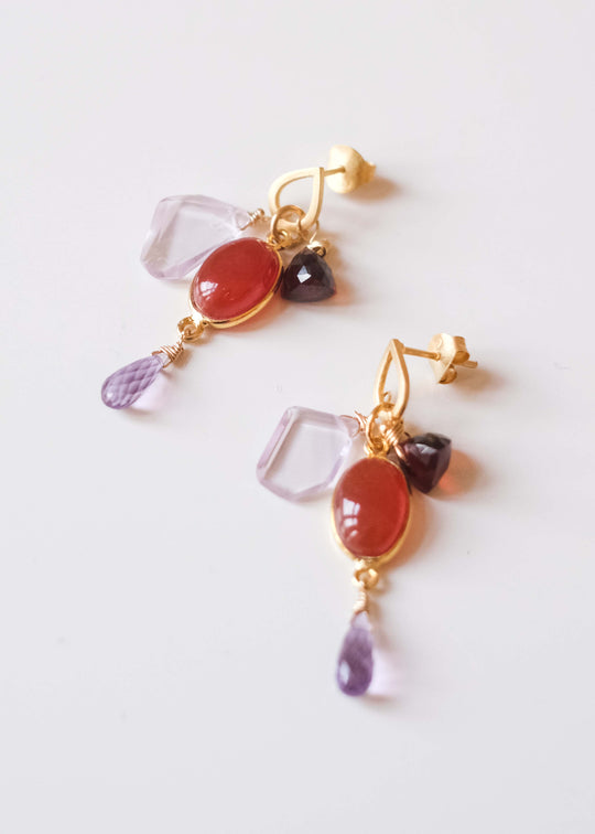 Oorstekers met trosje edelstenen