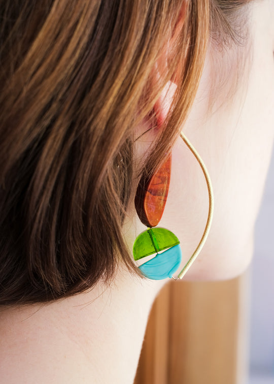 Oorstekers met gekleurde glaskralen