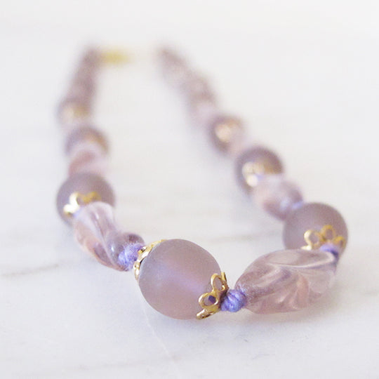 Vintage halssnoer lila