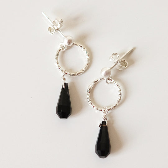 Oorbellen met onyx briolettes, verguld